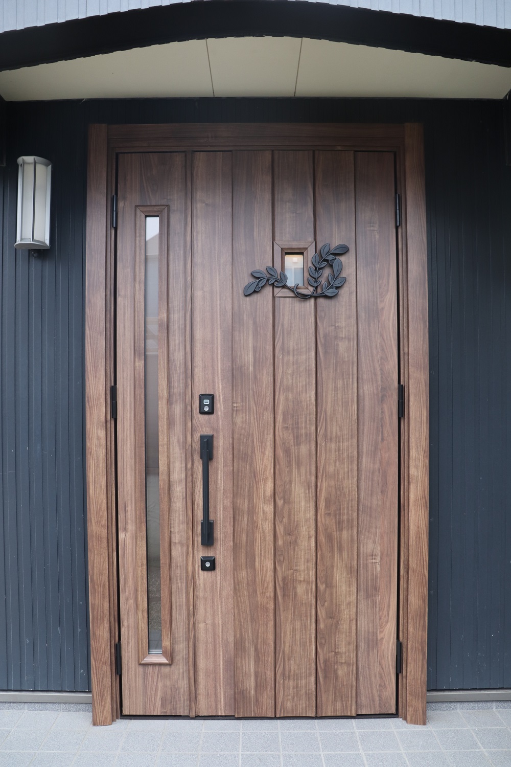 玄関ドア リフォーム 鹿児島での注文住宅 新築住宅 リフォームはお任せください 有限会社西川建設