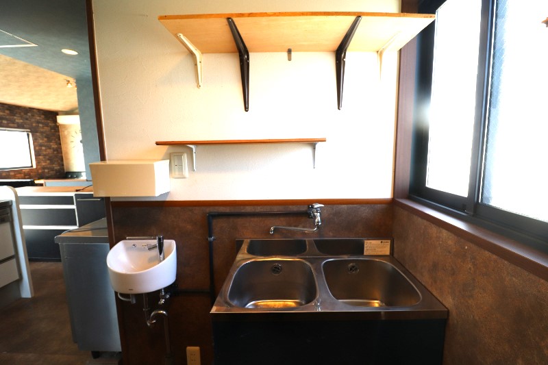 パントリー部分を改築。ミニキッチンとしても使えます